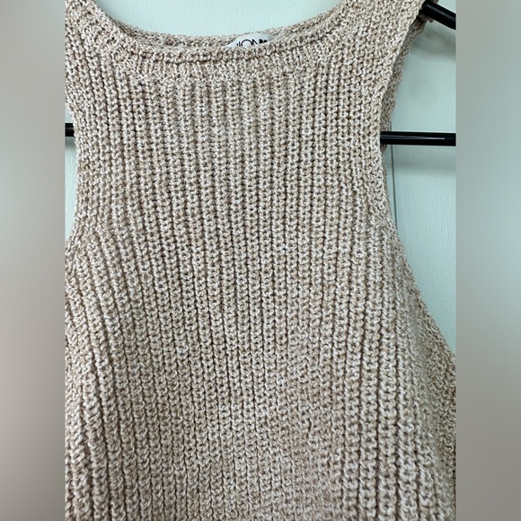 Knitted Crop Top - Picture 2 of 7